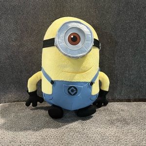 Universal Studios minion plush